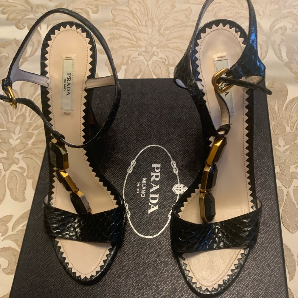 Prada shoes Sz 38 ❤️‍🔥❤️‍🔥